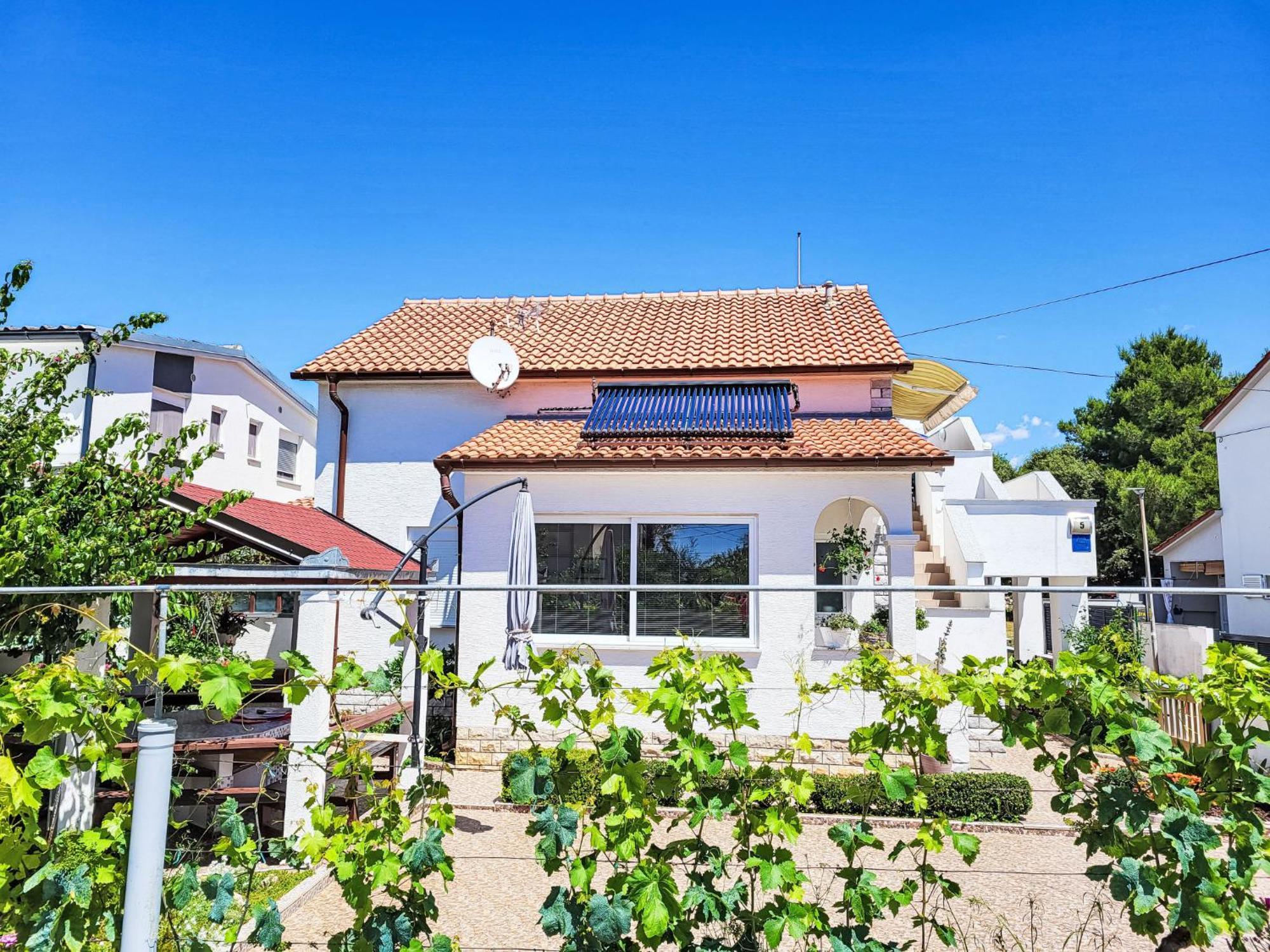 Apartment Mira-2 By Interhome Vir Εξωτερικό φωτογραφία